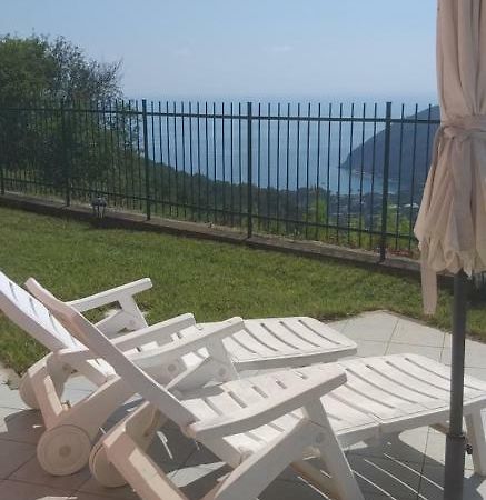 Appartamento Terrazza Vista Mare Mozzafiato 모네글리아 외부 사진