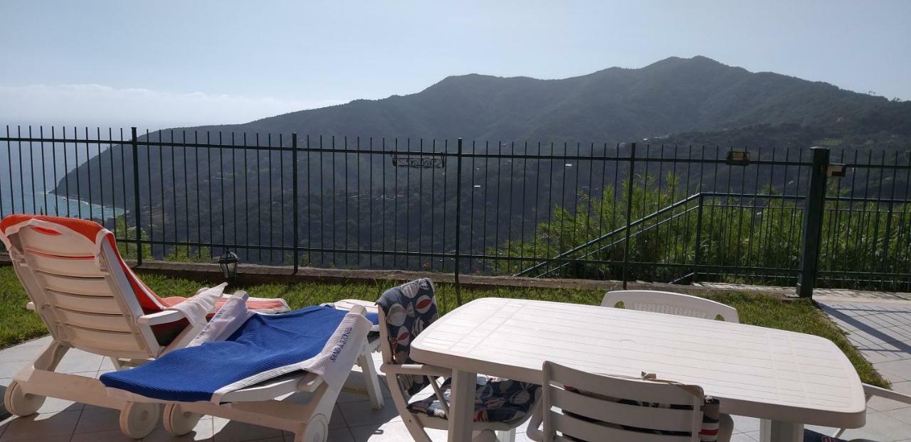 Appartamento Terrazza Vista Mare Mozzafiato 모네글리아 외부 사진